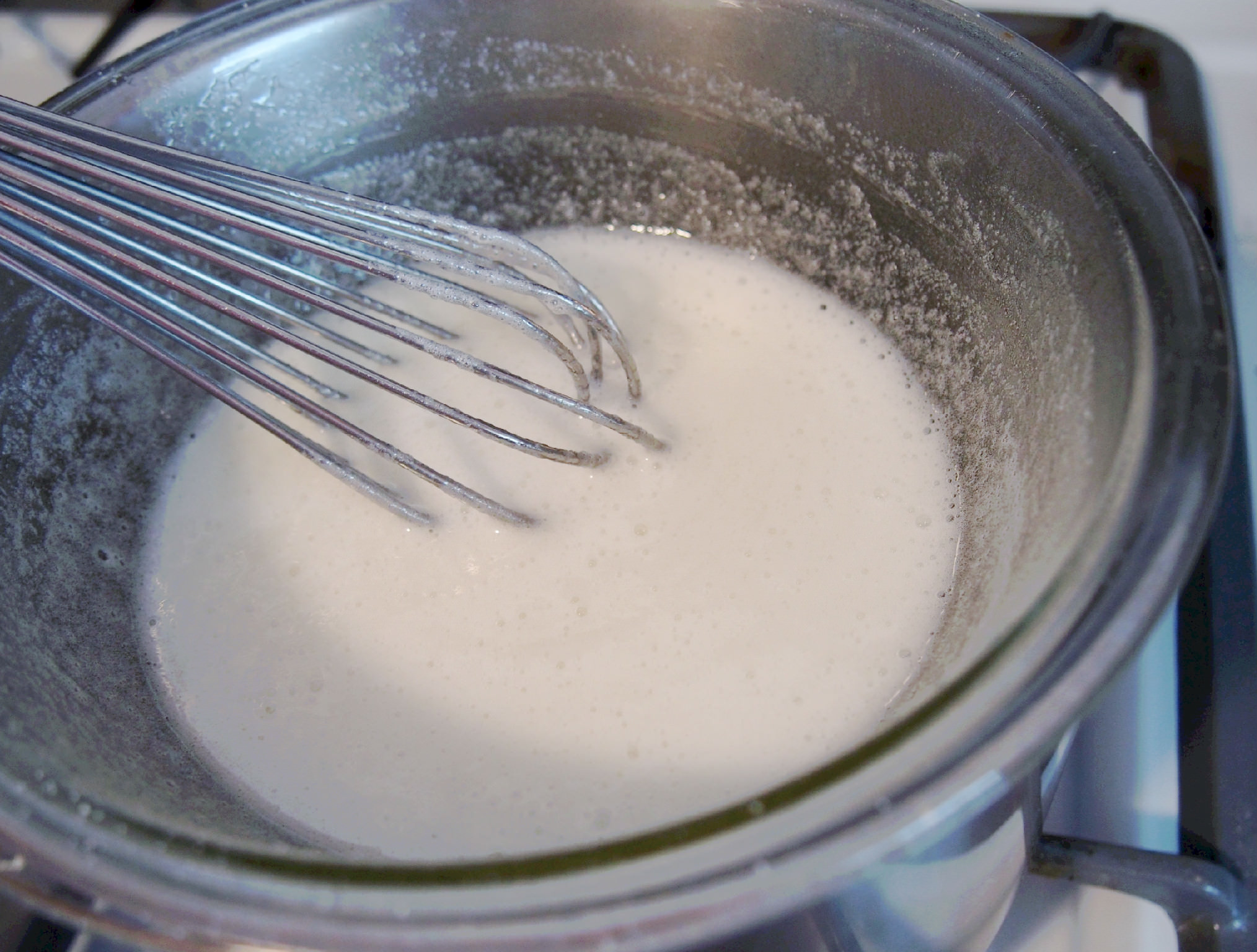 simmering egg whites sugar for meringue